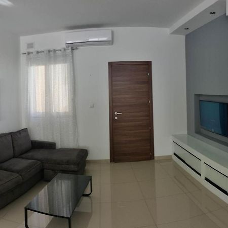 Seron Apartment 3 Сент-Полс-Бей Екстер'єр фото